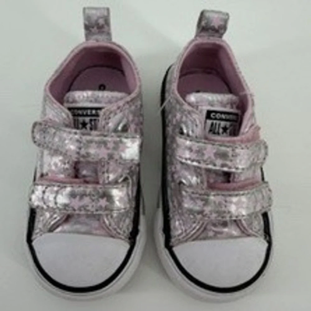 Converse Chuck Taylor All Star Infant Size 4 Silver Pink Metallic Star Shoes